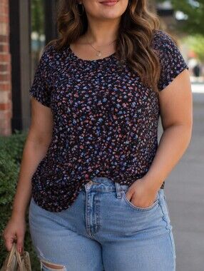 In Every Story Black Floral Scoop Neck Tee Red Blue Ditsy Print Casual